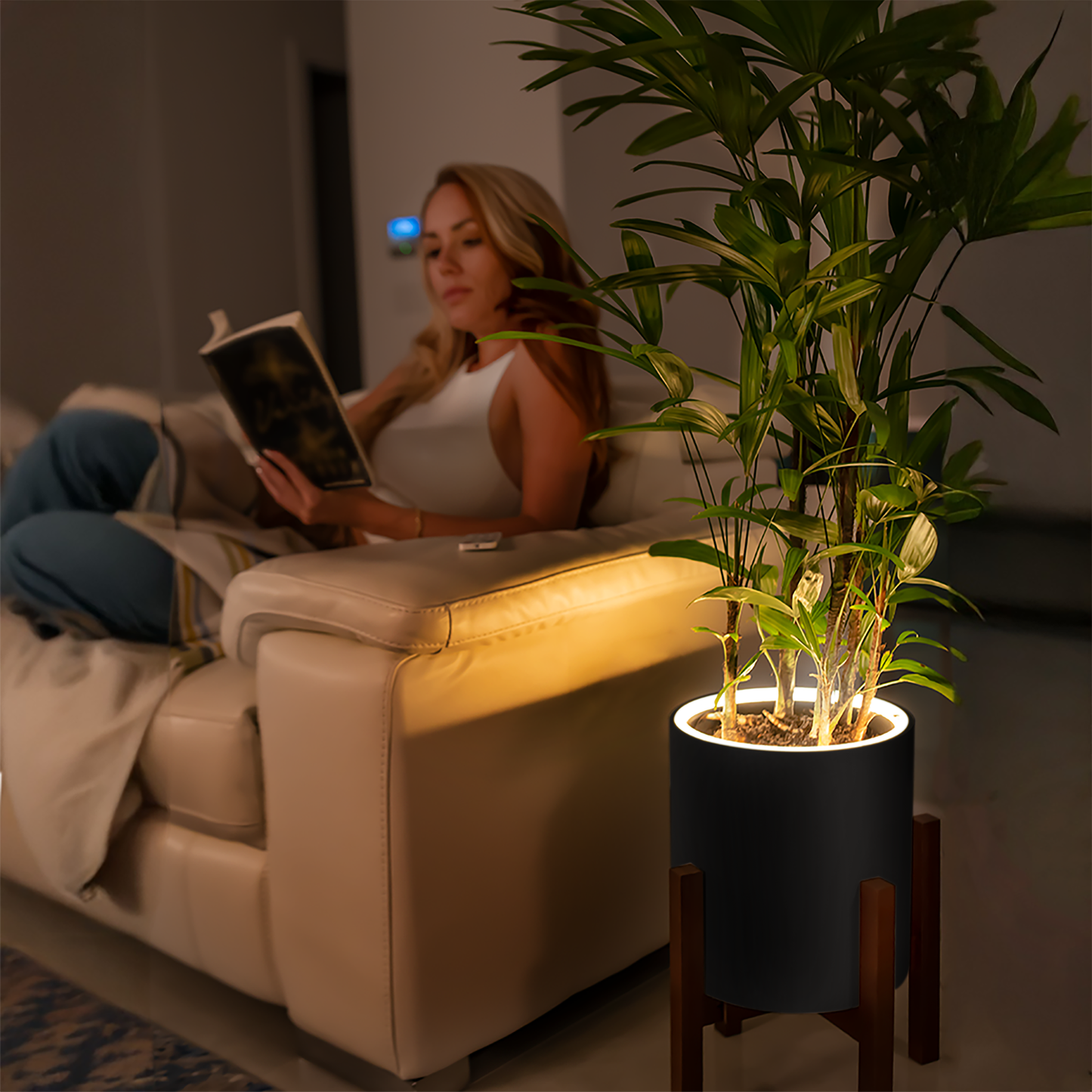 Aura | Medium Round LED Planter - Luna White