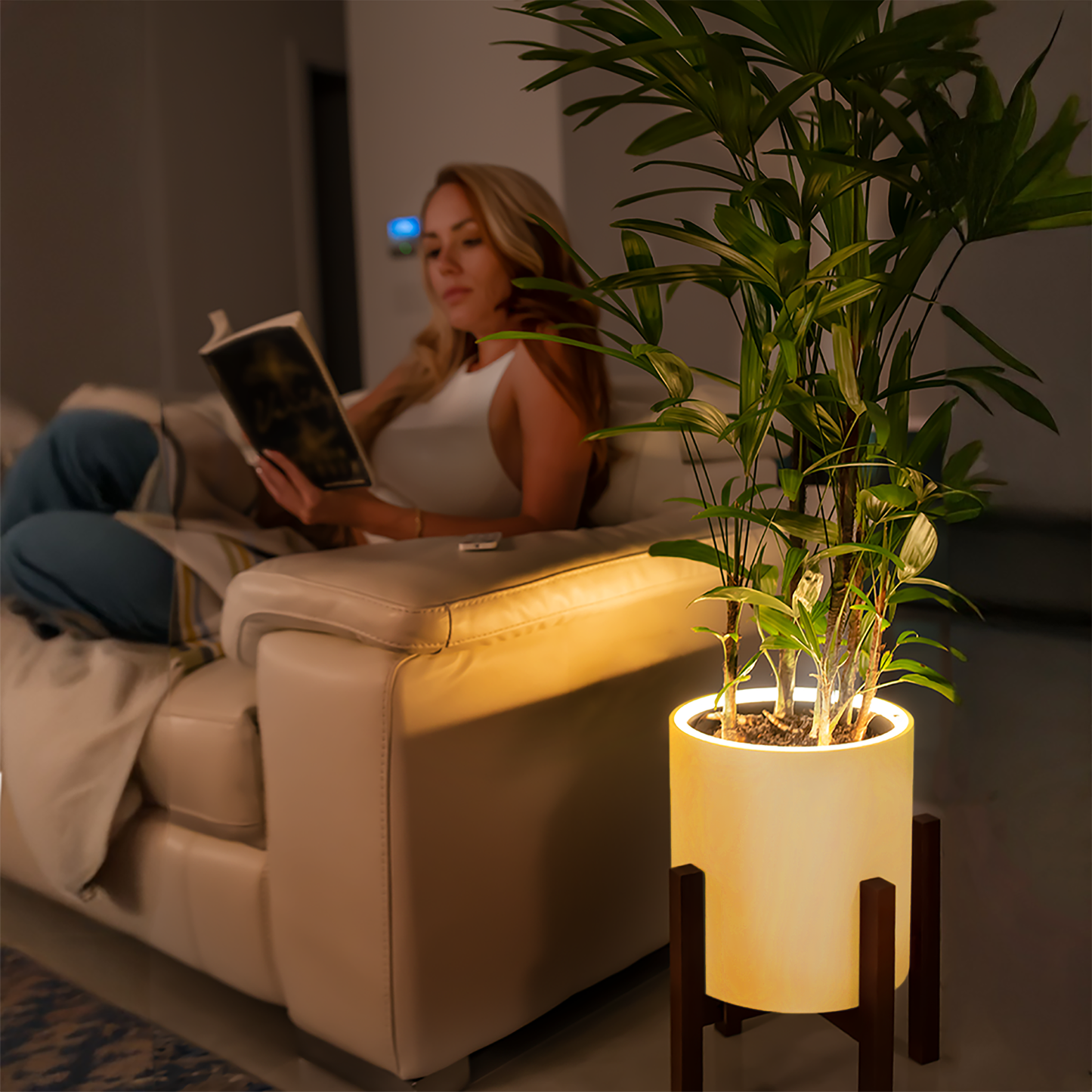 Aura | Medium Round LED Planter - Luna White