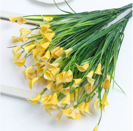 Elegant Calla Lily Bouquet – Lifelike UV Resistant Indoor/Outdoor Decor